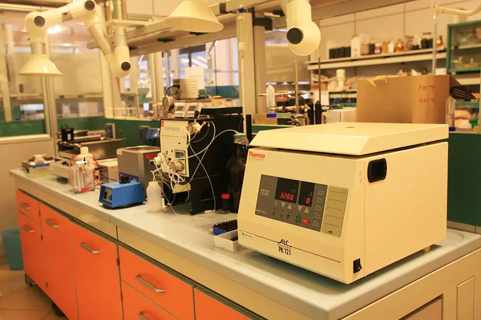 laboratorio-analisi_08.jpg